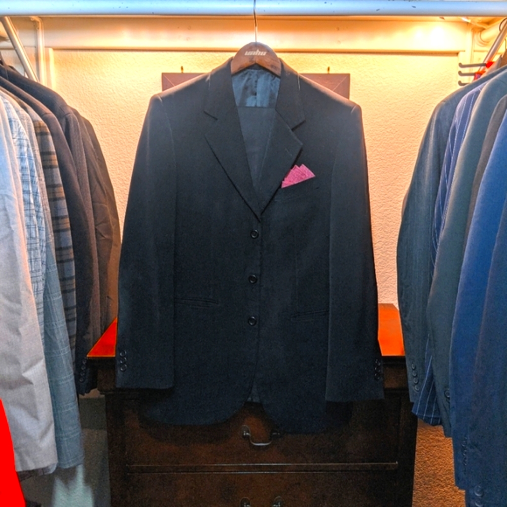 Midtown Man, Black Three Buttons Suit, Size 38L